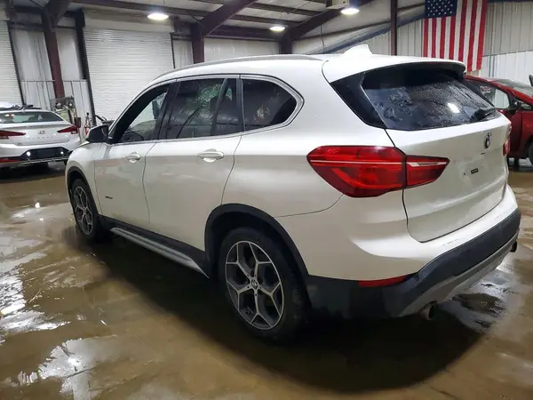 WBXHT3C31H5F83040 2017 BMW X1 - Image 2