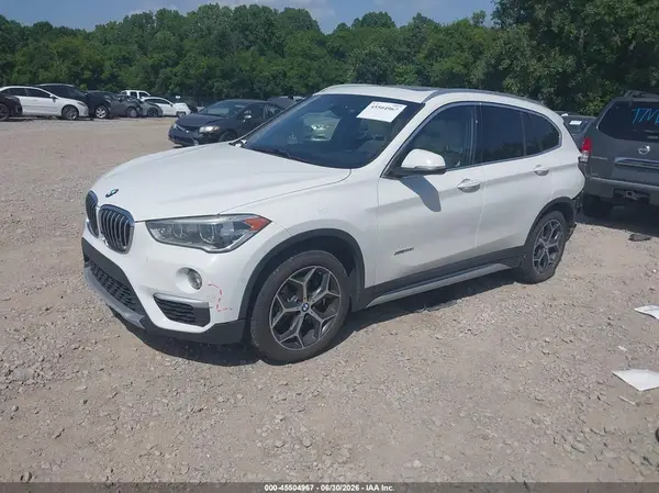 WBXHT3C31H5F84673 2017 BMW X1 - Image 2