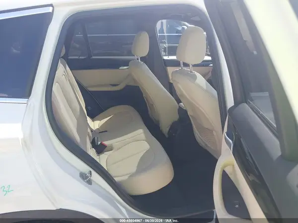 WBXHT3C31H5F84673 2017 BMW X1 - Image 8
