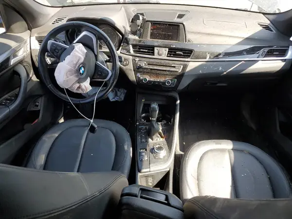 WBXHT3C31H5F86486 2017 BMW X1 - Image 8
