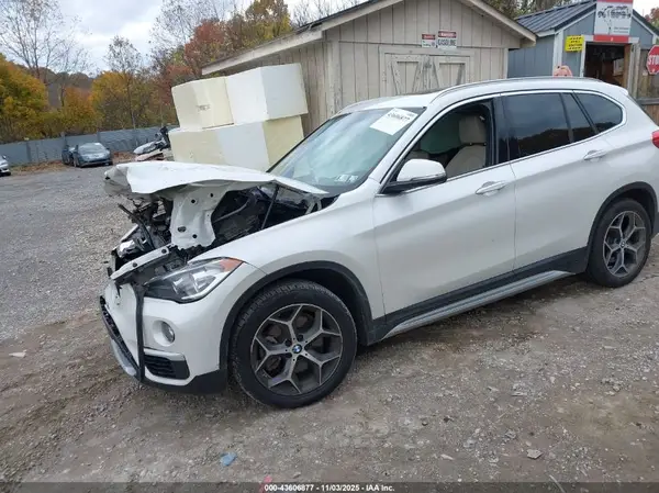WBXHT3C31J3H30443 2018 BMW X1 - Image 2