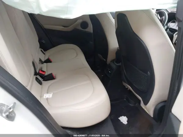 WBXHT3C31J3H30443 2018 BMW X1 - Image 8