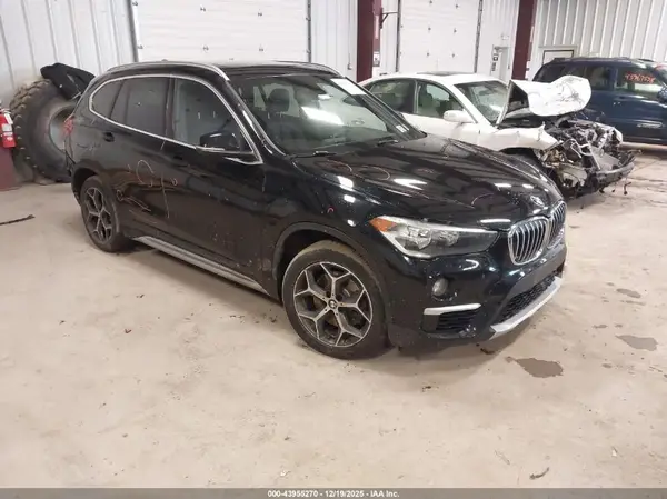 WBXHT3C31J3H33679 2018 BMW X1 - Image 1