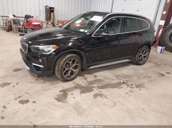 WBXHT3C31J3H33679 2018 BMW X1 - Image 2