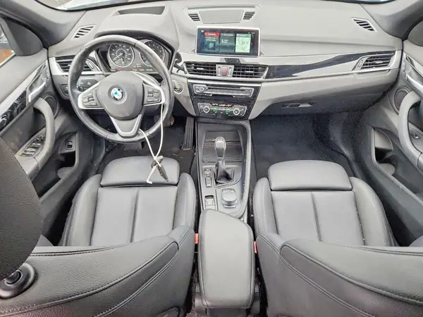 WBXHT3C31J5F90138 2018 BMW X1 - Image 8