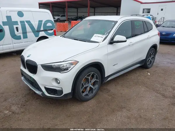 WBXHT3C31J5F90169 2018 BMW X1 - Image 2