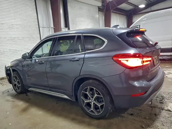 WBXHT3C31J5F91662 2018 BMW X1 - Image 2