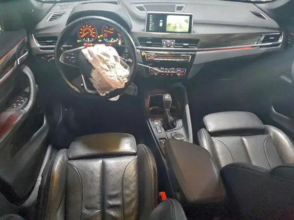 WBXHT3C31J5F91662 2018 BMW X1 - Image 8