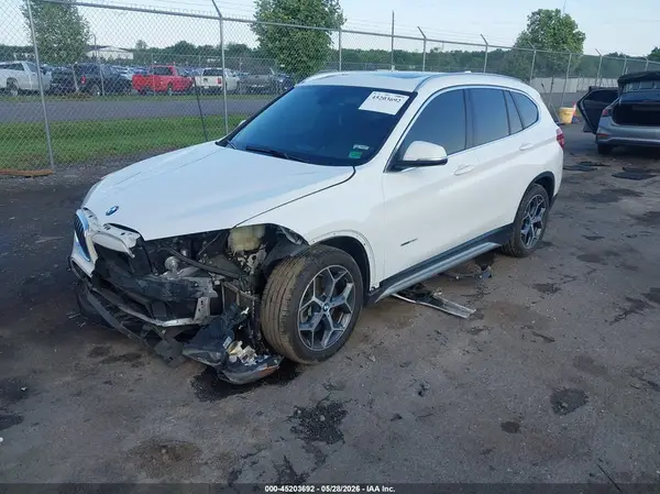 WBXHT3C31J5K22202 2018 BMW X1 - Image 2