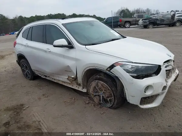 WBXHT3C31J5K22765 2018 BMW X1 - Image 1