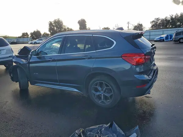WBXHT3C31J5K26539 2018 BMW X1 - Image 2