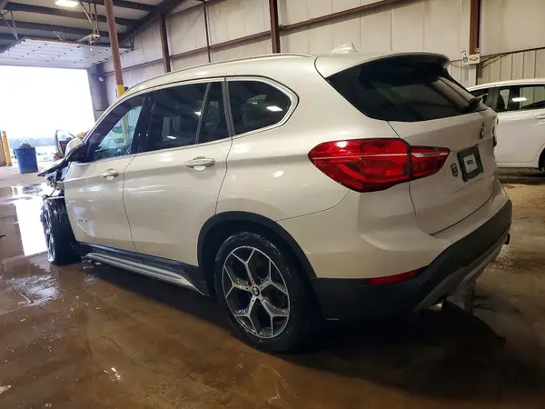 WBXHT3C31J5K28940 2018 BMW X1 - Image 2