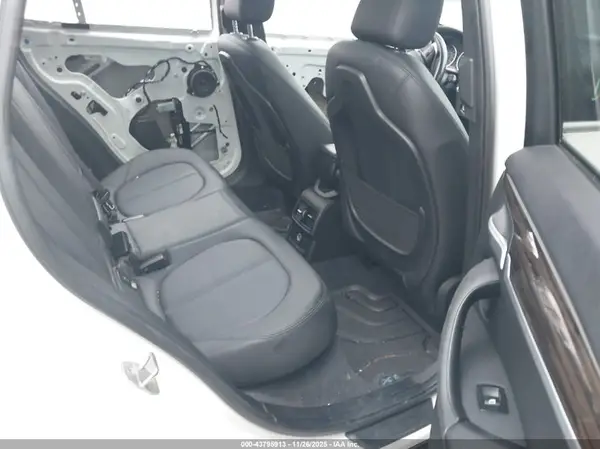WBXHT3C32G5E52343 2016 BMW X1 - Image 8