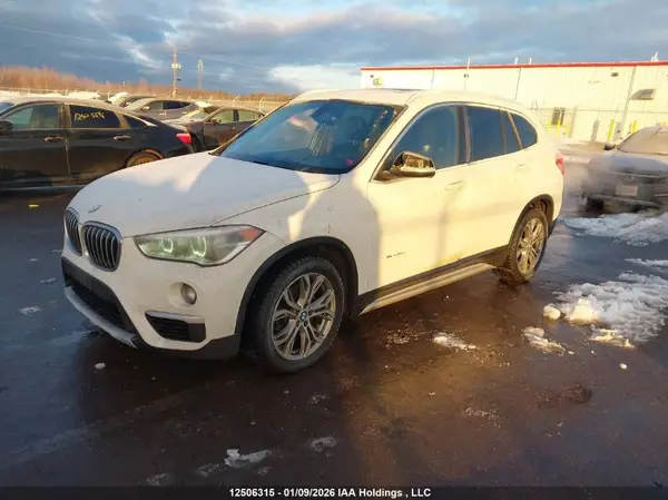WBXHT3C32G5E52424 2016 BMW X1 - Image 2