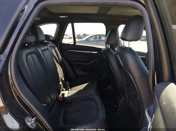 WBXHT3C32G5E55405 2016 BMW X1 - Image 8