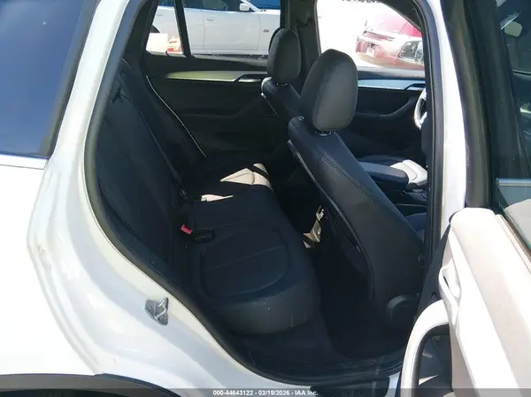 WBXHT3C32G5F63992 2016 BMW X1 - Image 8
