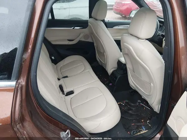 WBXHT3C32GP881189 2016 BMW X1 - Image 8