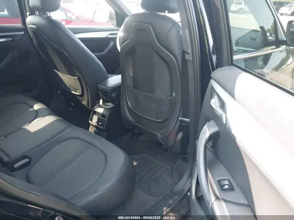 WBXHT3C32GP881824 2016 BMW X1 - Image 8