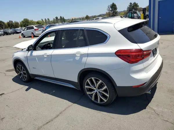 WBXHT3C32GP882343 2016 BMW X1 - Image 2