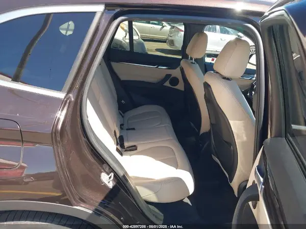 WBXHT3C32GP882634 2016 BMW X1 - Image 8