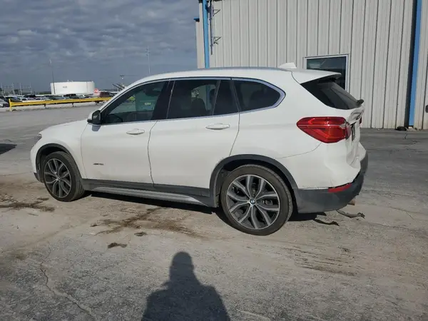 WBXHT3C32GP885646 2016 BMW X1 - Image 2