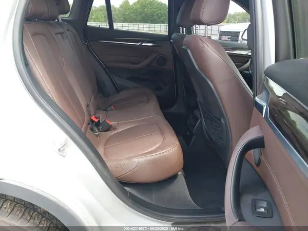 WBXHT3C32GP889096 2016 BMW X1 - Image 8