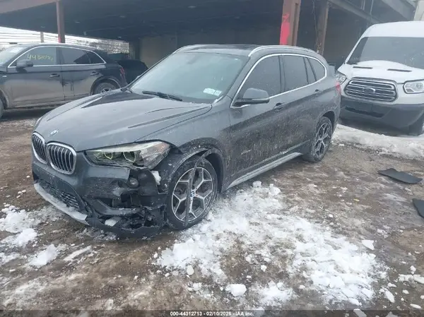 WBXHT3C32GP889888 2016 BMW X1 - Image 2