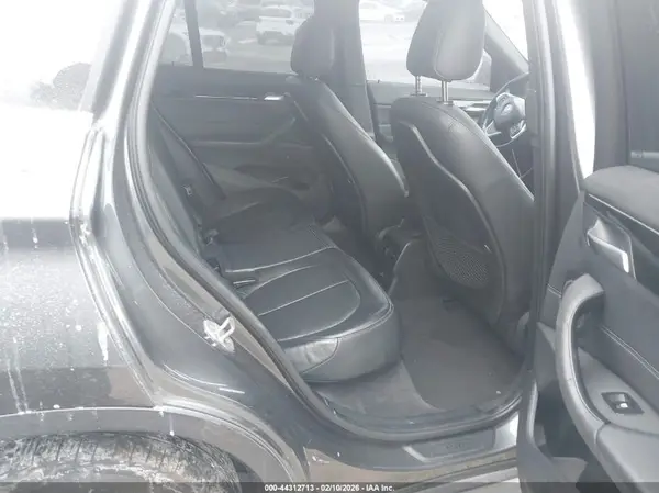 WBXHT3C32GP889888 2016 BMW X1 - Image 8
