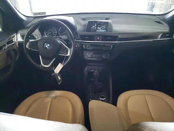WBXHT3C32H5F70006 2017 BMW X1 - Image 8