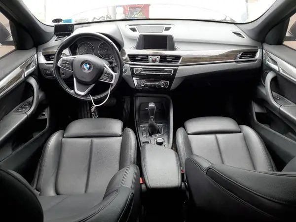 WBXHT3C32H5F78011 2017 BMW X1 - Image 8