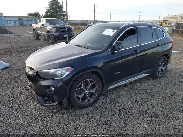 WBXHT3C32H5F80020 2017 BMW X1 - Image 2