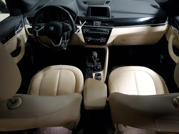 WBXHT3C32H5F81667 2017 BMW X1 - Image 8