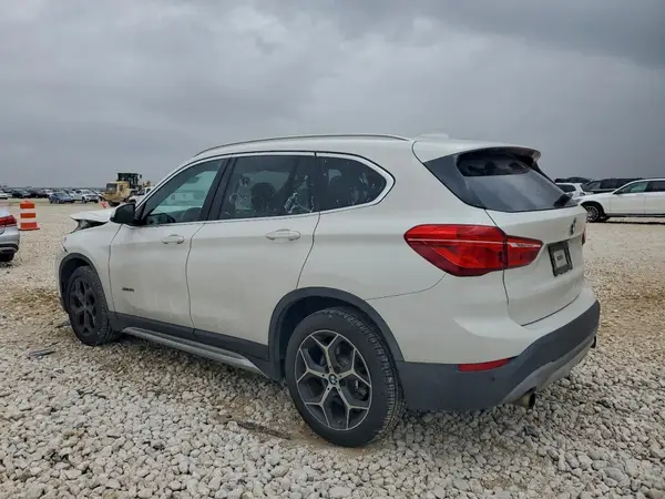 WBXHT3C32H5F81765 2017 BMW X1 - Image 2