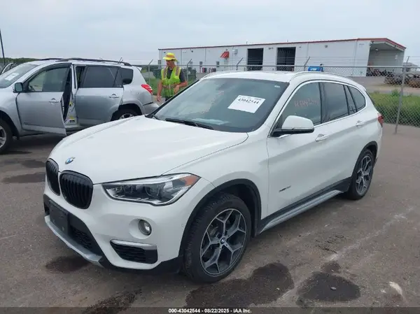 WBXHT3C32H5F83337 2017 BMW X1 - Image 2