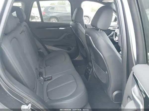 WBXHT3C32J3H32377 2018 BMW X1 - Image 8
