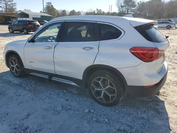 WBXHT3C32J5F88818 2018 BMW X1 - Image 2