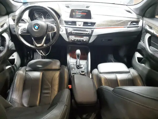 WBXHT3C32J5F89399 2018 BMW X1 - Image 8