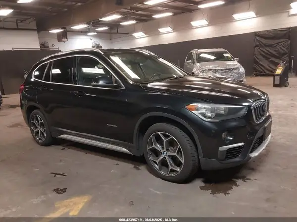 WBXHT3C32J5F89421 2018 BMW X1 - Image 1
