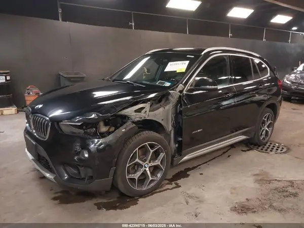 WBXHT3C32J5F89421 2018 BMW X1 - Image 2