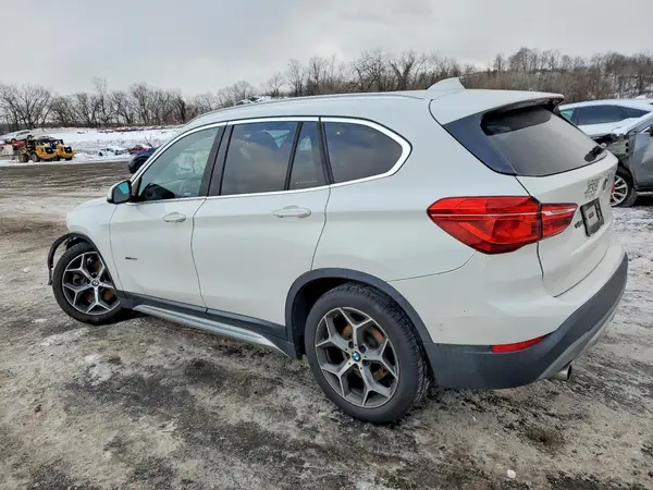 WBXHT3C32J5F90066 2018 BMW X1 - Image 2