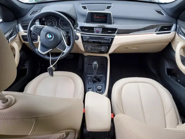 WBXHT3C32J5F90066 2018 BMW X1 - Image 8