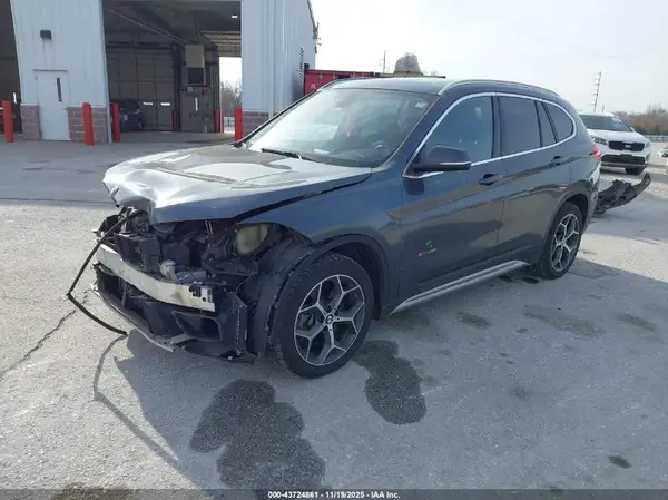 WBXHT3C32J5K20782 2018 BMW X1 - Image 2