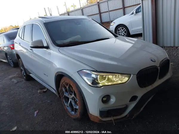 WBXHT3C32J5K29627 2018 BMW X1 - Image 1