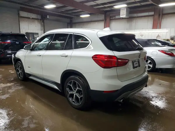 WBXHT3C32J5K31653 2018 BMW X1 - Image 2
