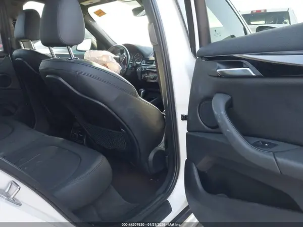 WBXHT3C32J5L24981 2018 BMW X1 - Image 8