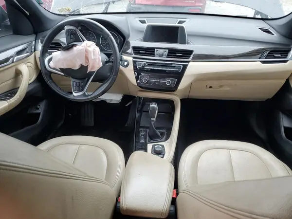 WBXHT3C33G5E51024 2016 BMW X1 - Image 8