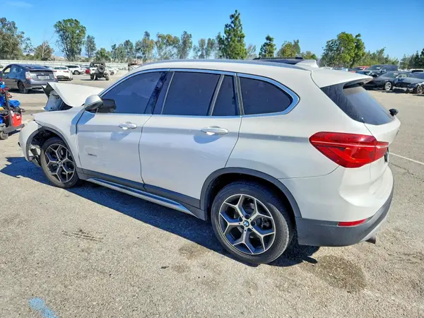 WBXHT3C33G5E55946 2016 BMW X1 - Image 2
