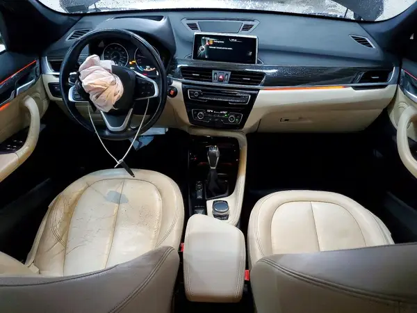 WBXHT3C33G5F66738 2016 BMW X1 - Image 8