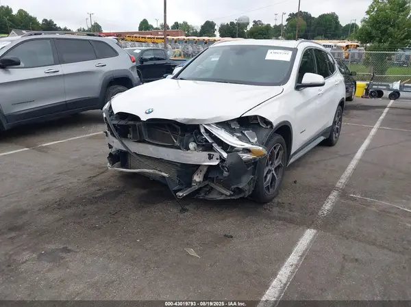 WBXHT3C33GP880276 2016 BMW X1 - Image 2