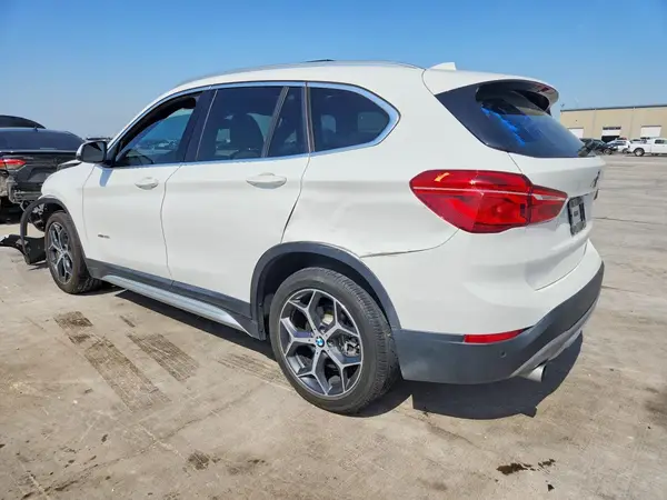 WBXHT3C33GP880861 2016 BMW X1 - Image 2